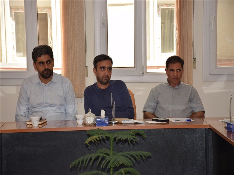 ناظرین قراردادها