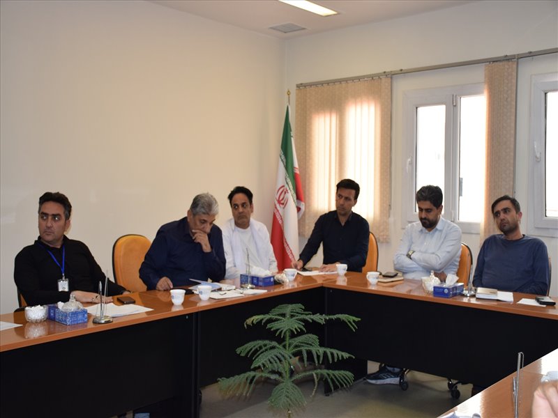 ناظرین قراردادها