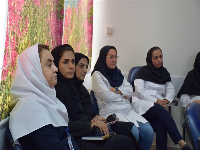 نشست  با اساتید بخش خون