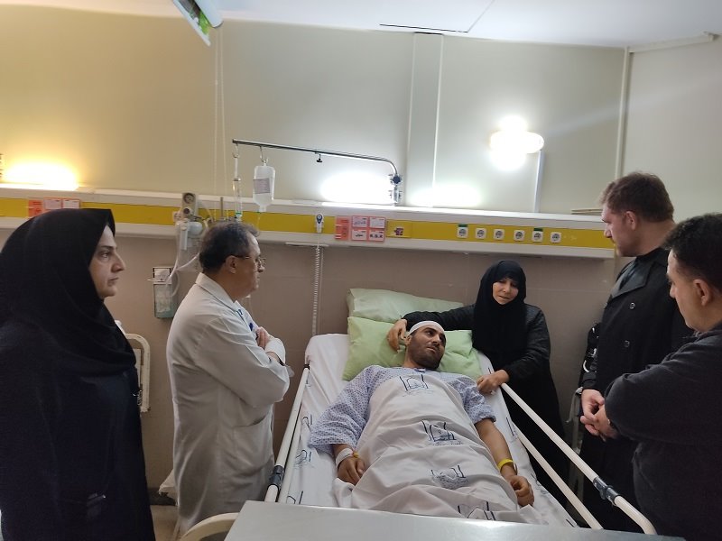 عیادت شهردار از کشتی گیر 